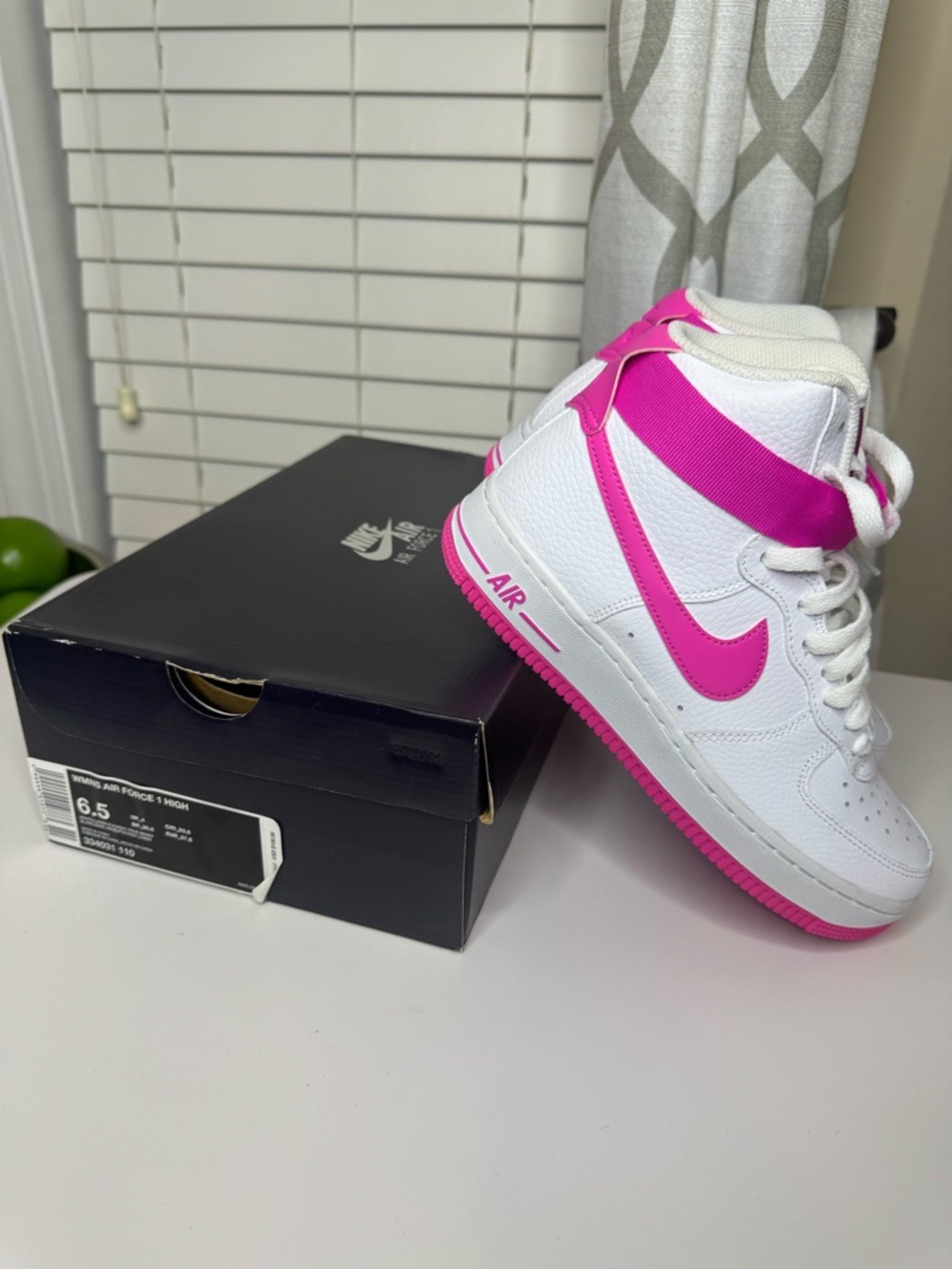 Nike Air Force 1 White and Hot Pink High-Top Women’s Sneakers * New in Box!* - Picture 4 of 4